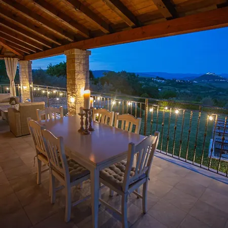 Willa Fiore Spinovci *