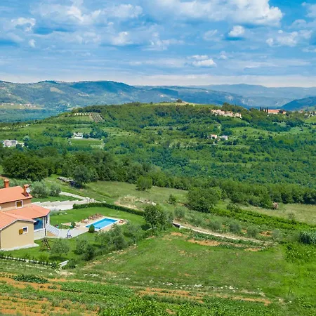 Willa Fiore Spinovci