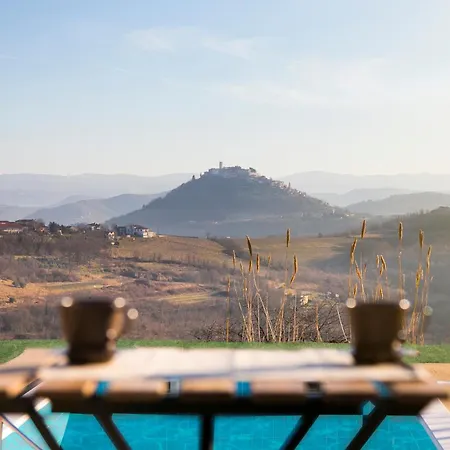 Fiore Spinovci Willa Rakotule